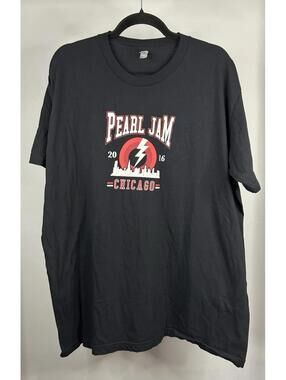 Pearl Jam Chicago Wrigley Field 2016 T-Shirt Men’s Size 2XL